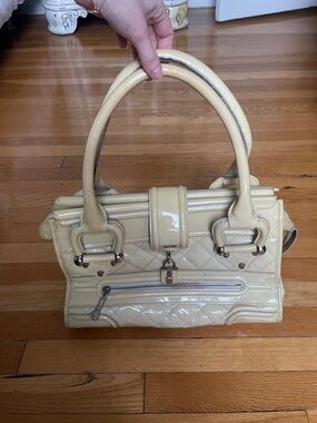 Burberry Manor Bag – White Leather, Classic Vintage Charm